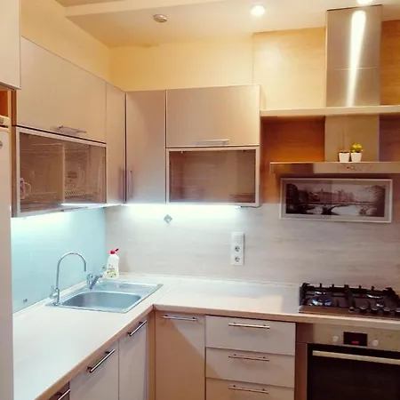 Apartment Apartnet. центр у метро - берестянская *
