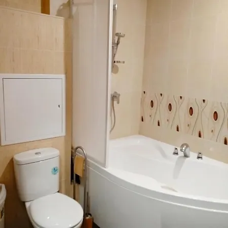 Apartment Apartnet. центр у метро - берестянская