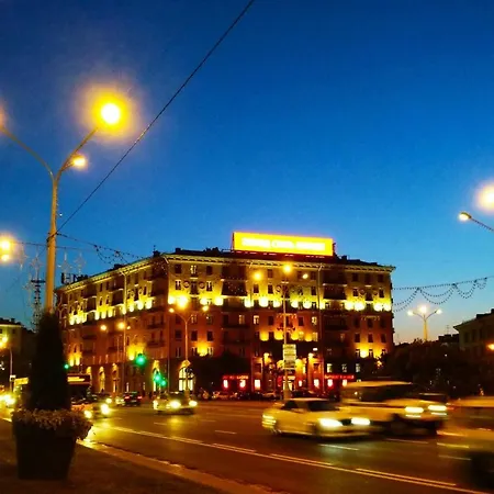 Apartnet. центр у метро - берестянская Apartment Minsk